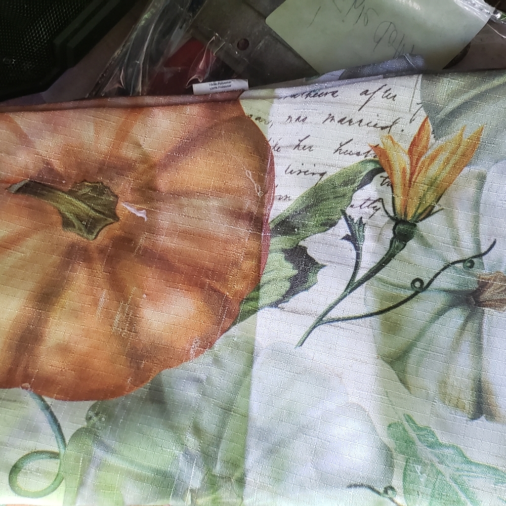 Mainstay table cloth